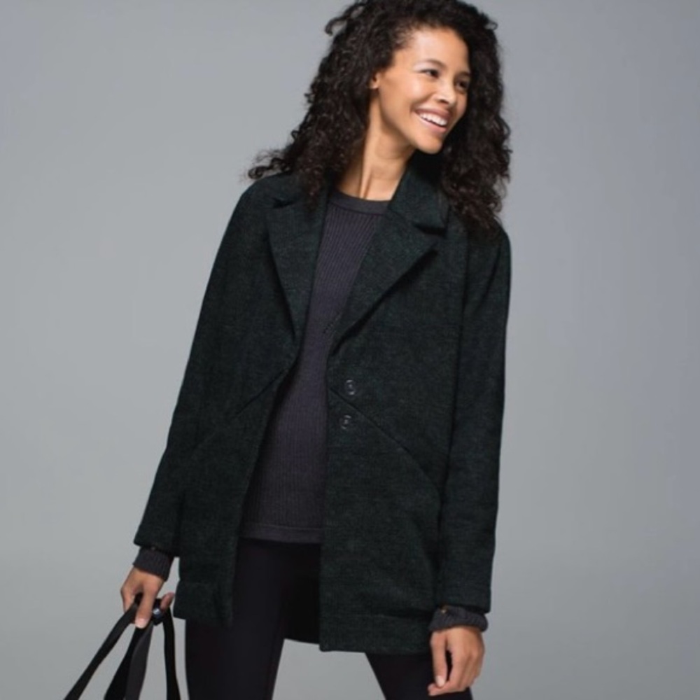 Lululemon Cozy Car Coat in Deep Jungle / Black